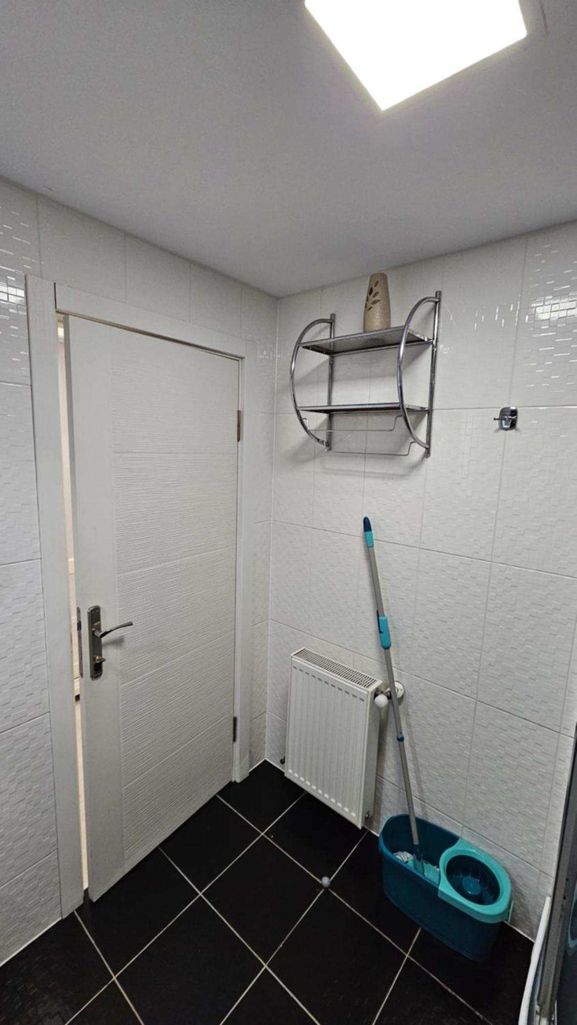 Airport Residence 3 Отопени Экстерьер фото